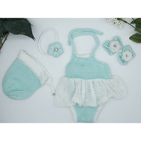 Handmade Knit Baby Shower Gift Set - Picture 1 of 6